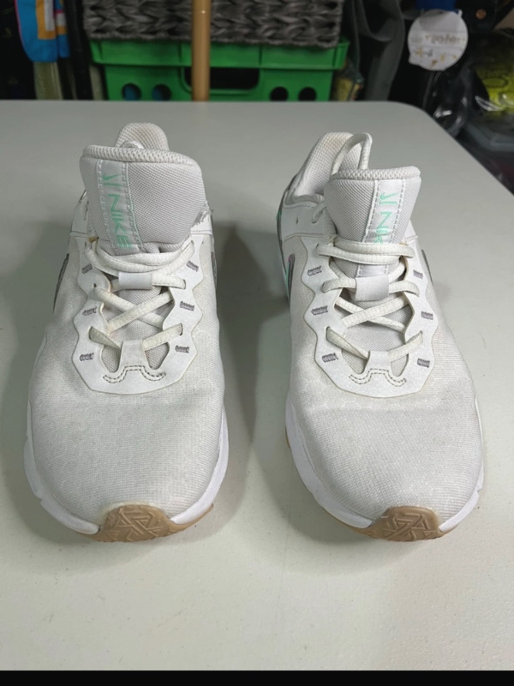 Nike women’s white and mint Sneakers size 6